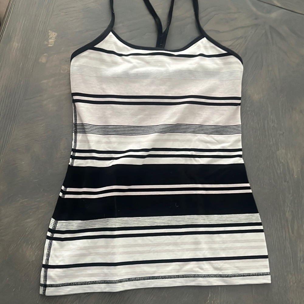 Lululemon tank. Built in bra